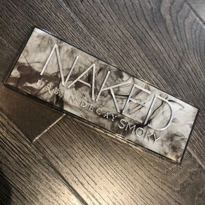 Naked Decay Smokey palette
